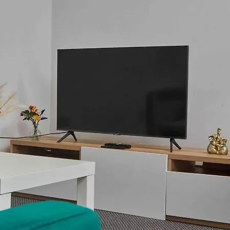 New! Stylish 3 Beds Apt In Ls2 - Free Parking & Wifi Leeds (West Yorkshire)